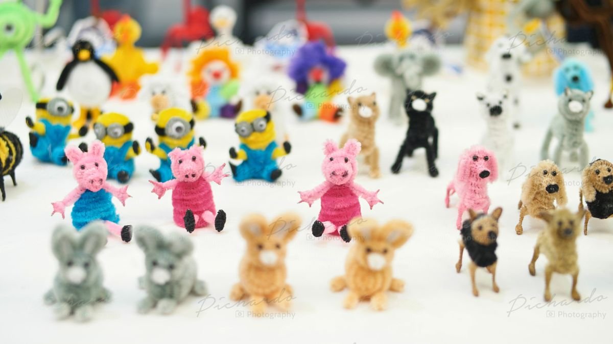 Premios de peluche en los juegos del Festival de Verano Vive León, León, Guanajuato. Foto por PichardoMX.