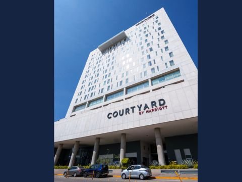 Hotel Courtyard by Marriott dentro de Poliforum