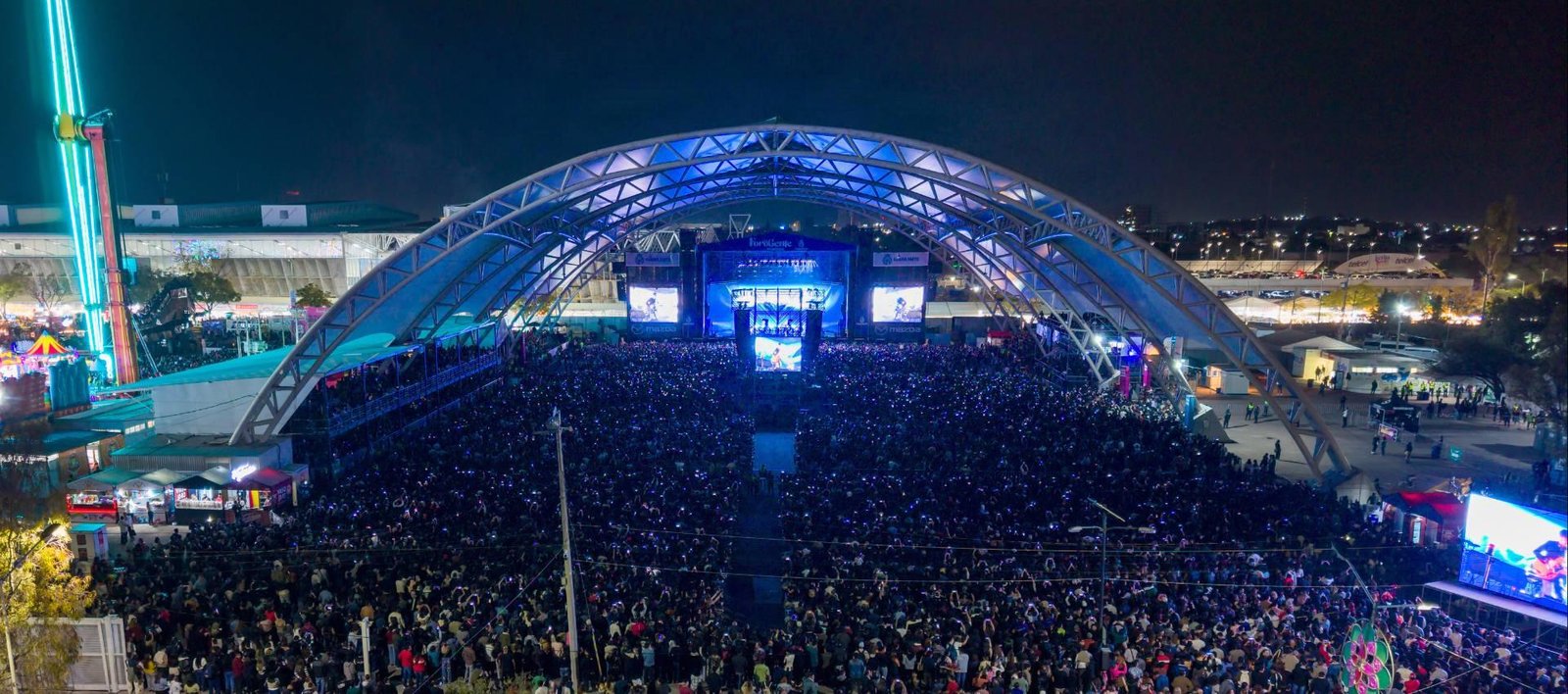 Fachada de la Velaria de la Feria de León - Foro Mazda